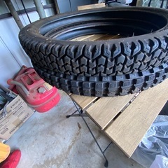 オフロードタイヤ の画像