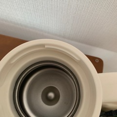 電気ポット　保温瓶の画像