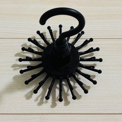サワフジ ネクタイハンガー E-SENSE ネクタイストッパー20 ブラック 20本掛け　NS-20の画像