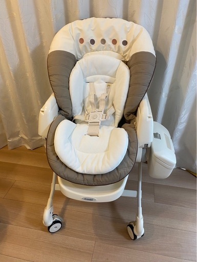 ネムリラAUTO SWING エッグショック　ハイローチェア　コンビ