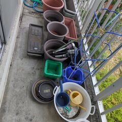 植木鉢・プランターセット（ホース付き）譲りますの画像