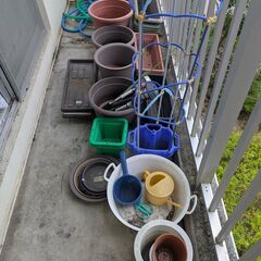 植木鉢・プランターセット（ホース付き）譲りますの画像