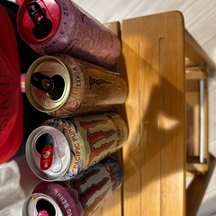 アメリカ限定のモンスターの空き缶4本の画像