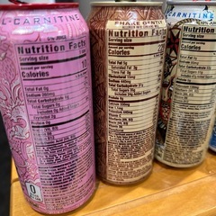 アメリカ限定のモンスターの空き缶4本の画像