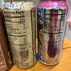アメリカ限定のモンスターの空き缶4本の画像