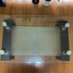 ガラステーブルの画像