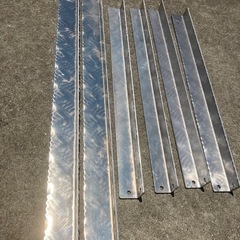 トラックのステップなどに　アルミ縞板　端材　曲板の画像