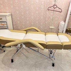 フェイシャルエステ用ベッド
の画像