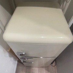12日14日引き取り出来る方大割引中アイリスオーヤマ冷蔵庫 81L レトロ 小型 一人暮らし 2ドア 幅48cm PRR-082D-W ホワイト エモい、レトロ風、冷蔵庫の画像