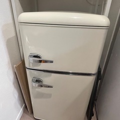 12日14日引き取り出来る方大割引中アイリスオーヤマ冷蔵庫 81L レトロ 小型 一人暮らし 2ドア 幅48cm PRR-082D-W ホワイト エモい、レトロ風、冷蔵庫の画像
