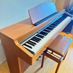 明るい色の電子ピアノの画像