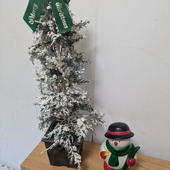 クリスマスツリー（180cm）、小さな雪のクリスマスツリー（80cm）、雪だるまナイトランプの画像