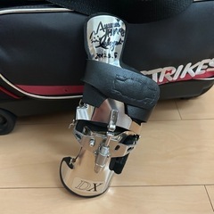 ボーリングの球、シューズ、キャリーなどセット
　　の画像