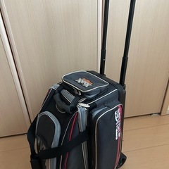 ボーリングの球、シューズ、キャリーなどセット
　　の画像