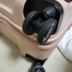 未使用　LOJEL スーツケースの画像