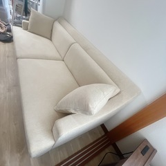 【新品】3人掛けソファ(クッション付き)　の画像