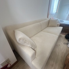 【新品】3人掛けソファ(クッション付き)　の画像