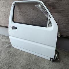 H12 スズキ ジムニー JB23 JB23W 　右　フロントドア　26U　右側　運転席ドア　ホワイト　白の画像