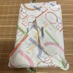 スマホも拭けるハンカチとティッシュポーチセットの画像