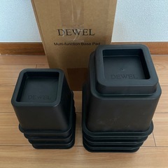 DEWEL 高さ調整 継ぎ脚 かさ上げ テーブル脚 8個セット 洗濯機 台 高さをあげる 机 脚 こたつ テーブル ベッド ソファー 2段 高さ調節 大と小 安定感 耐荷重500kg 正方形 (黒色)の画像