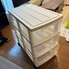 衣服チェストの画像