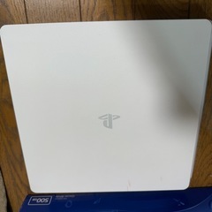 PS4 CUH-2100A B02 500GB ソフト2本とおまけ付きの画像