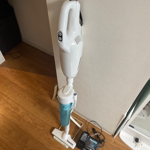 マキタ コードレス掃除機 サイクロンアタッチメント 縦置き