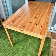 引取限定】IKEAのJOKKMOKKダイニングテーブル（2セットの値段）