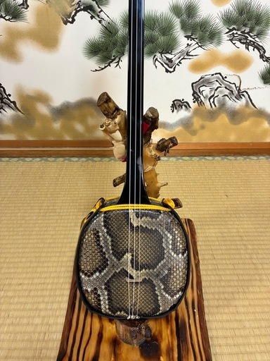 沖縄三線！貴重！知念大工型！本蛇皮！本張り！【一枚張り】⑨