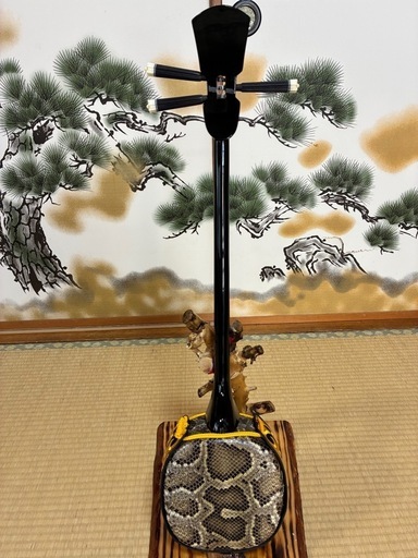 沖縄三線　知念大工 7月12日終了！沖縄三線！貴重！知念大工型！本蛇皮！本張り！【一枚