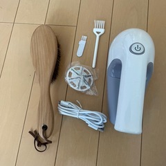 毛玉取り機 ブラシ、替刃充電コード付きの画像