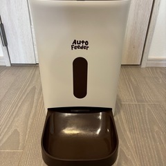 ※最終値下げ※ 犬猫用自動給餌器 マルカン 乾電池･コンセント可 の画像