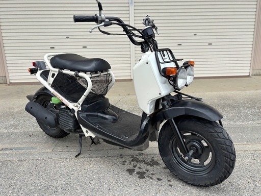 ⭐️ズーマー50低燃費4スト⭐️バッテリー・シート・プラグ・冷却水タンクなどなど新品交換済⭐️50cc原付オートバイ⭐️