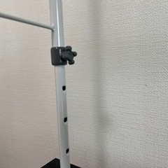 伸縮可能　押入れ布団収納ラックの画像