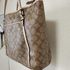 COACHトートバッグの画像
