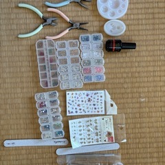 レジン パーツ 小物 まとめ売り ケース付きの画像