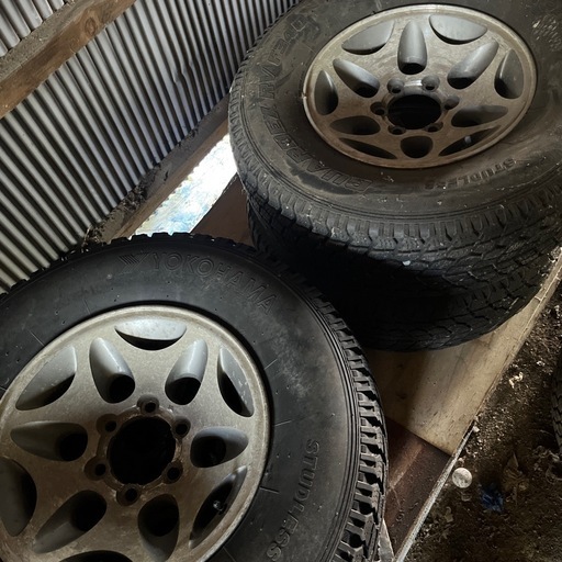 ヨコハマスタッドレス　265/70r16　16インチアルミ4本セット