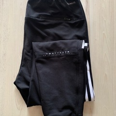 adidas　ジャージの画像