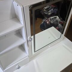 ドレッサーお渡しします。の画像