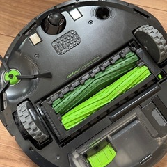 【自動ゴミ吸引システム付き】iRobot Roomba i3の画像