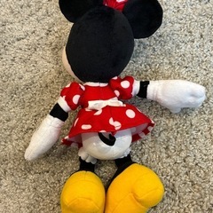 ミニーマウスのぬいぐるみ
の画像