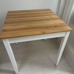 レールハムンとイームズチェア2脚セットの画像