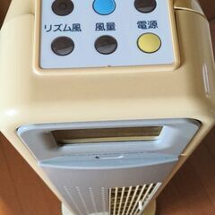 タワー型スリムファン（扇風機）の画像