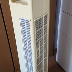 タワー型スリムファン（扇風機）の画像