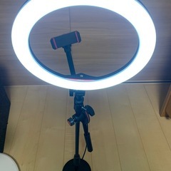 10インチ リングライトUSB スタンド付きの画像