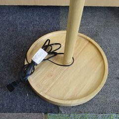 ニトリスタンドライト シェード 高さ150cm １灯 ホワイト＆ナチュラル系 フロアライト 照明器具 間接照明 ライト 照明 札幌 北20条店の画像