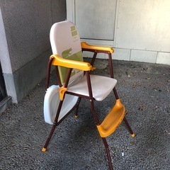 赤ちゃん用スチールチェアの画像