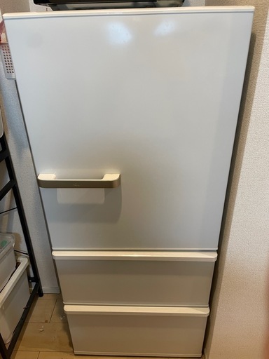 リユースのサカイ浦和店 【E179】⚫️冷蔵庫 AQUA AQR-27J 2020