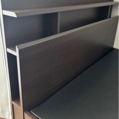 ダブルベッドフレームの画像