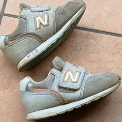 白×キラキラ☆NewBalanceスニーカー15cmの画像